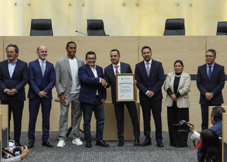 Congreso de Puebla reconoce al Cruz Azul tras conquistar la Décima