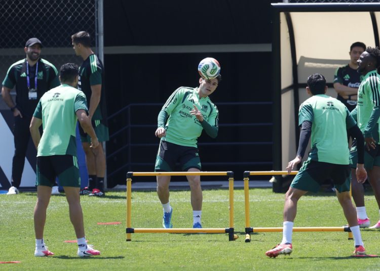 México busca mantener el paso perfecto ante Chequia