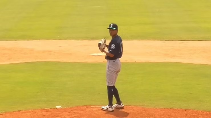 Egresados de la Academia de Pericos destacan en la Dominican Summer League