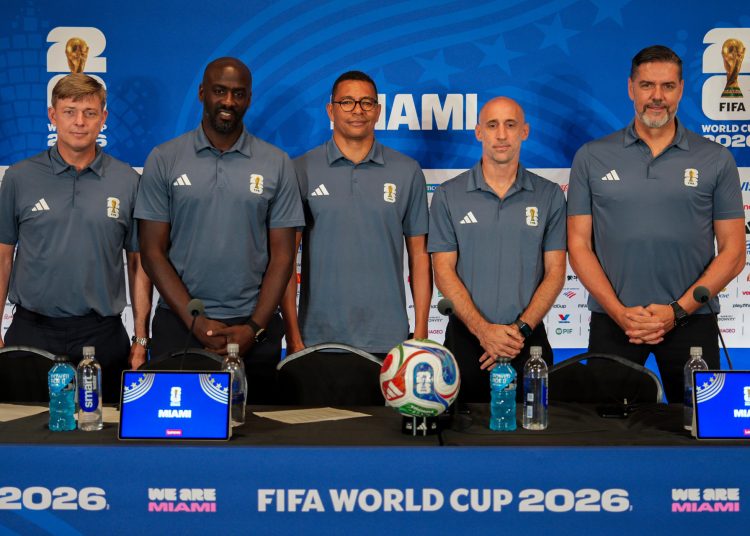 FIFA defiende pausas de hidratación, pero admite su lado B