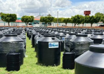 Entregan 500 tinacos para mejorar acceso al agua en Tetela