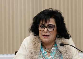 Morena propone castigar el acecho con hasta 10 años de prisión