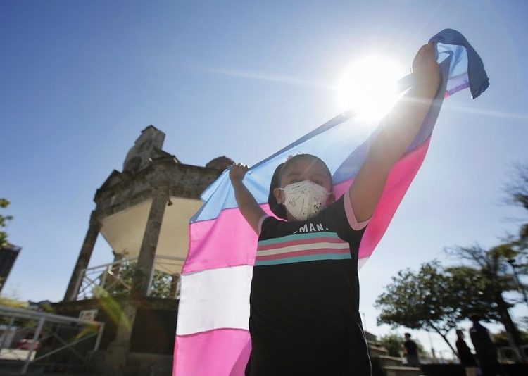 Morena perfila rechazo al reconocimiento de infancias trans