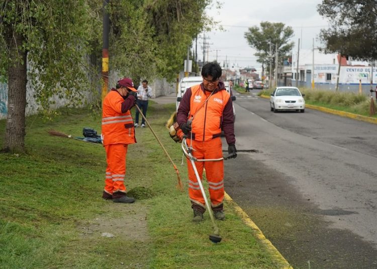 Realizan jornada de limpieza en Seminario Palafoxiano