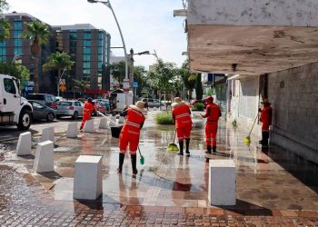 Limpian Avenida Juárez tras festejos por triunfo de México