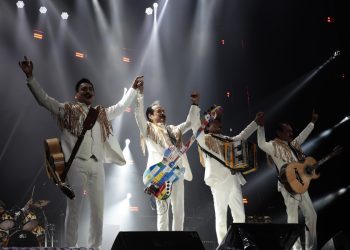 Los Tigres del Norte conquistan a 55 mil fans en la CDMX