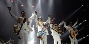 Los Tigres del Norte conquistan a 55 mil fans en la CDMX