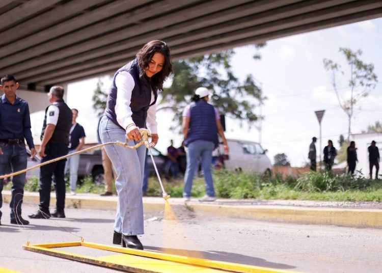 Lupita Cuautle encabeza jornada de limpieza en Acatepec