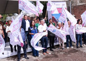 La espera terminó, inicia Lupita Cuautle pavimentación de la calle 12 oriente