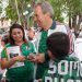 Realizan megaintercambio de estampas mundialistas