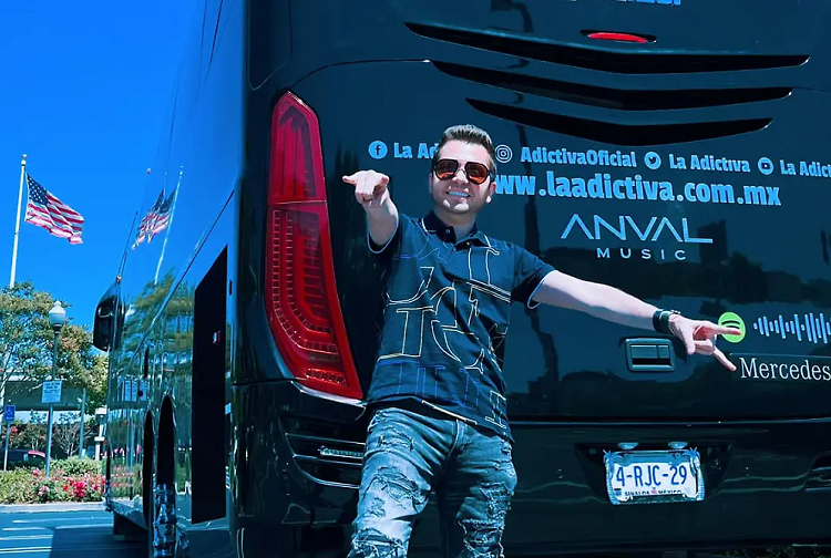 Atacan autobús de Memo Garza en autopista México-Orizaba
