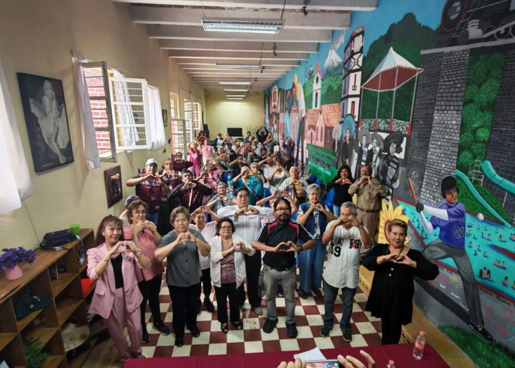 Fortalece Modesta Delgado el bienestar de las personas adultas mayores en Atlixco
