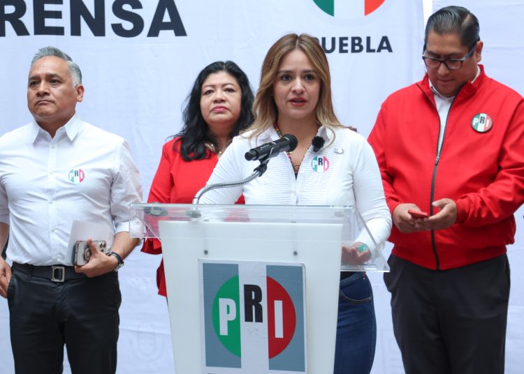 Xitlalic Ceja respalda aspiraciones de Delfina Pozos para la alcaldía de Puebla
