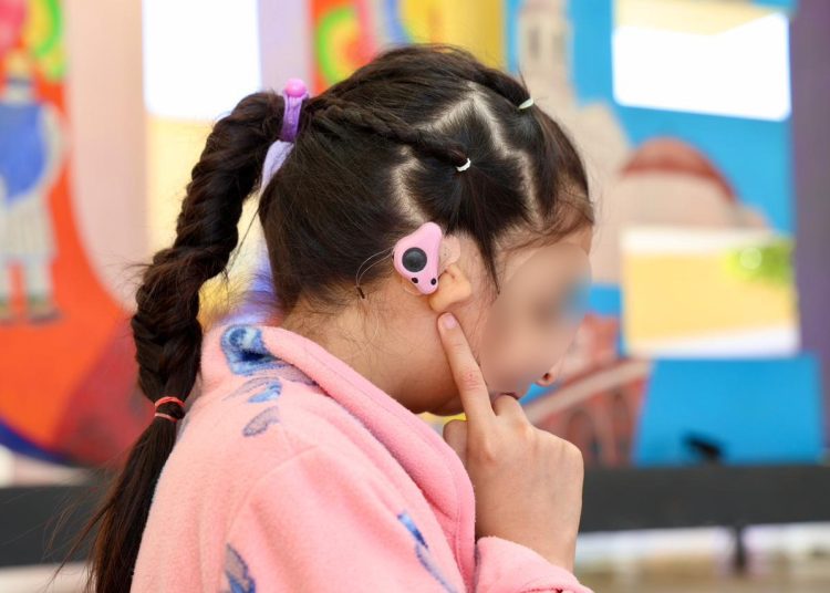 Beneficencia Pública y Sedif acercan tecnología auditiva a infancias con Treacher Collins