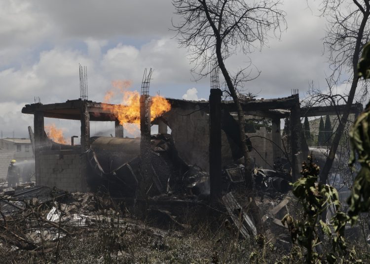 Autoridades mantienen monitoreo de afectaciones luego de explosión en bodega de Tepeaca