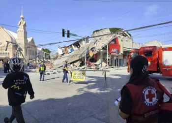Ascienden a 35 los muertos por terremoto en Filipinas