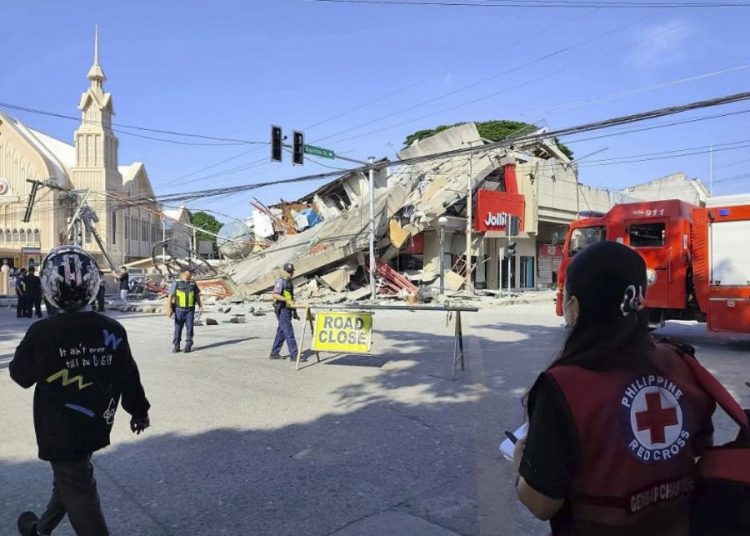 Ascienden a 35 los muertos por terremoto en Filipinas