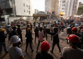 Suben a mil 430 los muertos en Venezuela por doble terremoto
