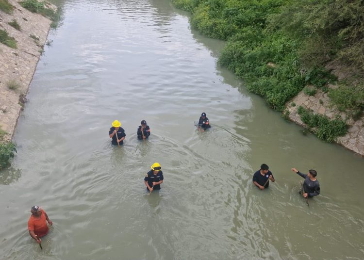 Gobierno estatal realiza búsqueda de una persona en el Canal de Valsequillo