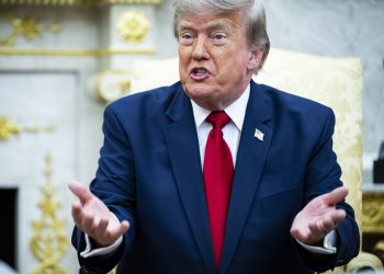 Trump endurece visados para estudiantes