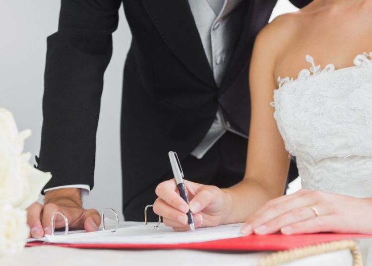 Morena propone curso obligatorio para contraer matrimonio civil