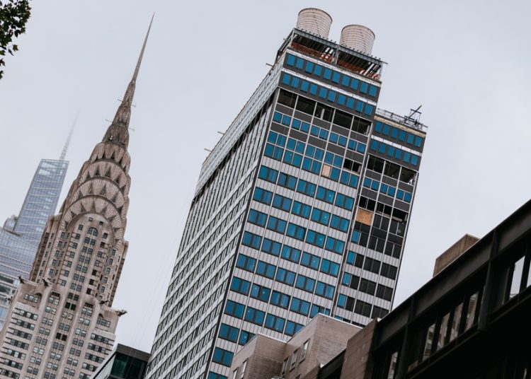 Rascacielos en Manhattan se mueve durante trabajos