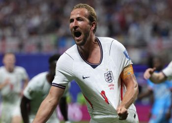 Kane apaga el incendio congoleño y cita a México en el Azteca