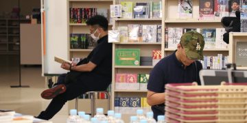 Murakami regresa a las librerías de Japón con nueva novela