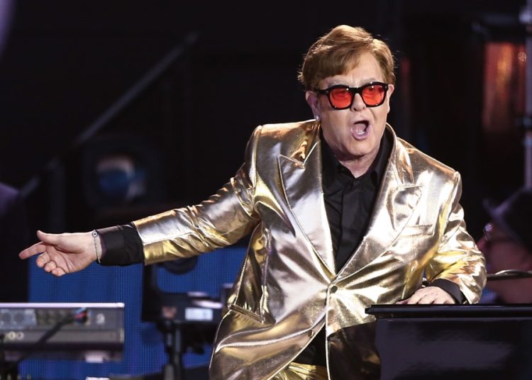 Elton John anuncia dos conciertos de despedida en México tras 14 años de ausencia