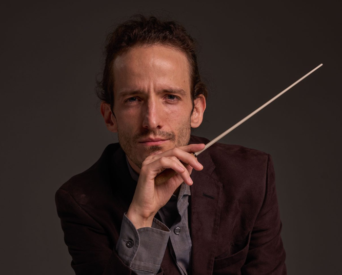 Andrés Penella, uno de los compositores más versátiles del audiovisual y el teatro mexicano