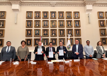 Firman convenio para fortalecer la escrituración en programas sociales de vivienda