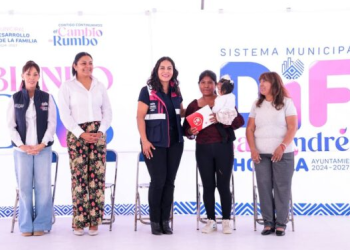 Guadalupe Cuautle realiza la tercera entrega del programa «Cambiando Vidas»