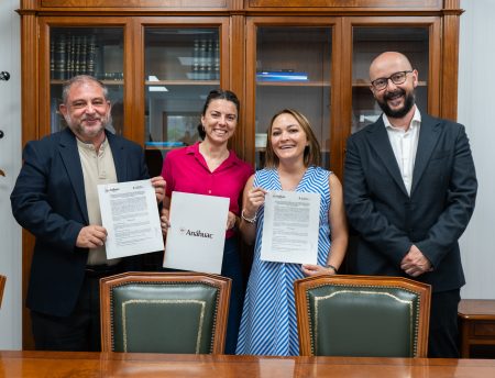 Anáhuac Puebla impulsa el doble grado internacional en Medicina y Biomedicina con institución española
