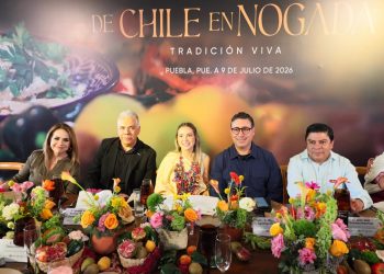 Chile en nogada, emblema nacional