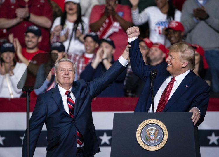 Trump lamenta muerte del senador Lindsey Graham