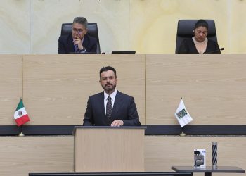 García Parra ante el Parlamento y el STC
