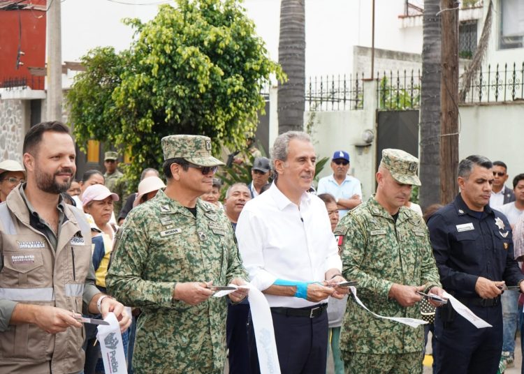 Entrega Pepe Chedraui rehabilitación vial en la Junta Auxiliar Ignacio Zaragoza