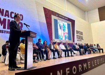Cumplir compromisos y dar resultados, obligación de los representantes: Mier