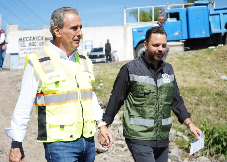 Supervisa Pepe Chedraui trabajos de limpieza y desazolve en vaso regulador Puente Negro
