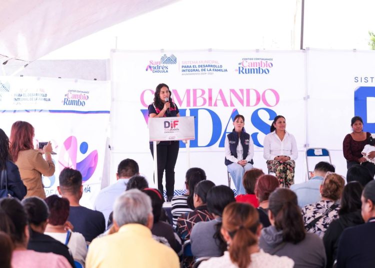 Continúa Lupita Cuautle impulsando el bienestar de familias sanandreseñas con entrega de medicamentos y apoyos funcionales