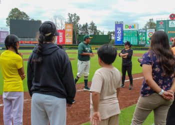 Realiza Gobierno de Pepe Chedraui clínica deportiva con Pericos de Puebla