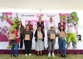 Pepe Chedraui entrega más de 4 mil despensas a familias de San Baltazar Tetela