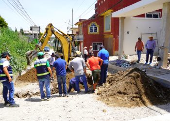 Inician reparación de la calle 5 de Mayo en Tlanalapan