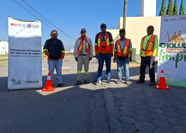 Avanza programa «Barriendo tu calle» en el barrio de Jesús Tlatempa