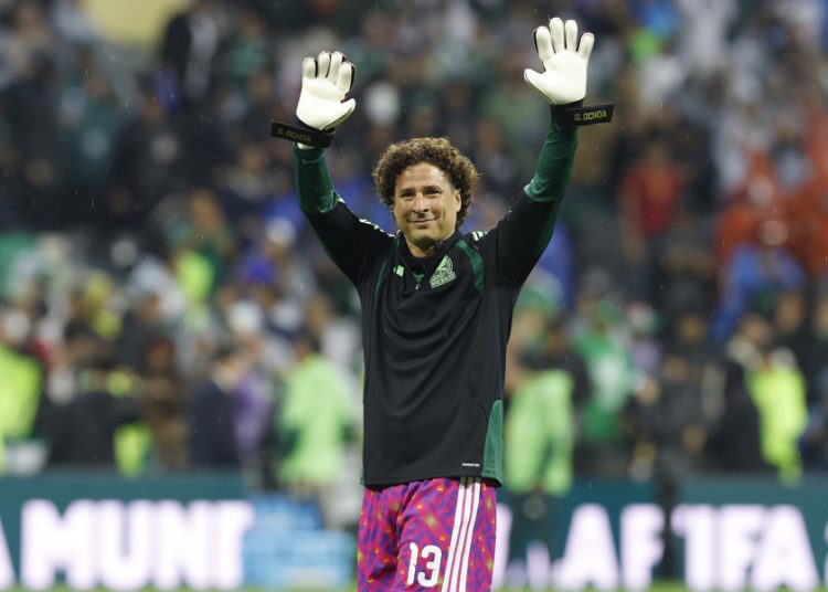 Caricaturas de Ochoa y Mora conmueven a la afición mexicana