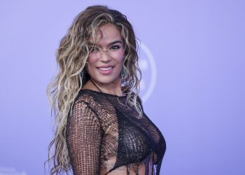 Karol G, Pedro Pascal y Lisa Kudrow tendrán estrella en Hollywood