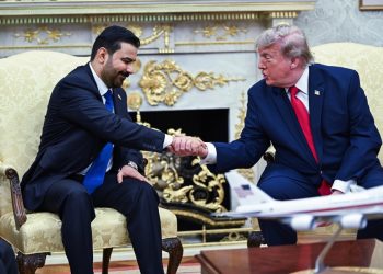 Trump recibe al primer ministro iraquí en plena tensión con Irán