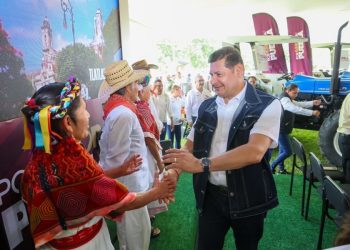 Armenta entrega apoyos y obras en Pantepec y Xicotepec