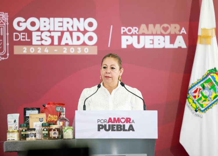Garantiza Secretaría de Bienestar el suministro de vital líquido a familias poblanas
