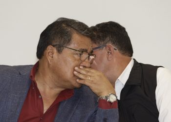 Analizan empatar consulta de revocación de Armenta con la de Sheinbaum